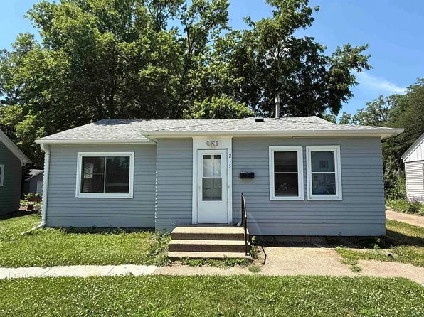 215 S Pine St, Vermillion, SD 57069