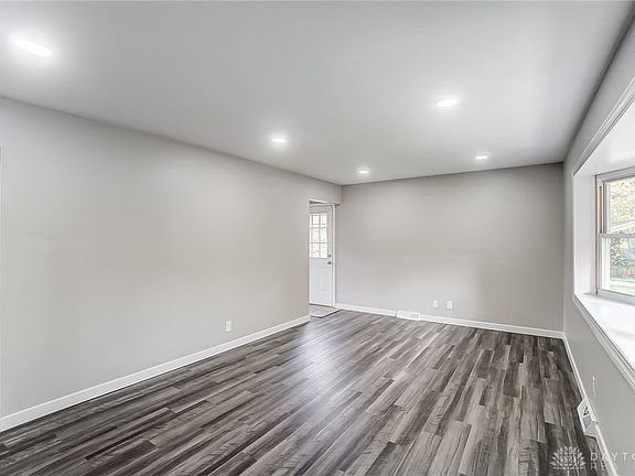 3rd image of 4523 Debra Ave