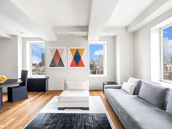 225 Lafayette St APT 11A, New York, NY 10012