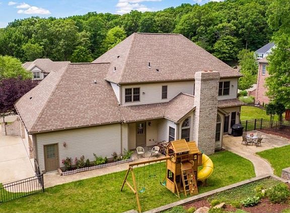 5th image of 804 Gallant Fox Ln