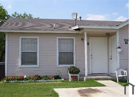 2 bed, 720 sqft, $1,000 — Photo 1