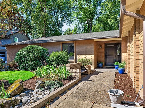 3rd image of 6955 SW Larkspur Pl