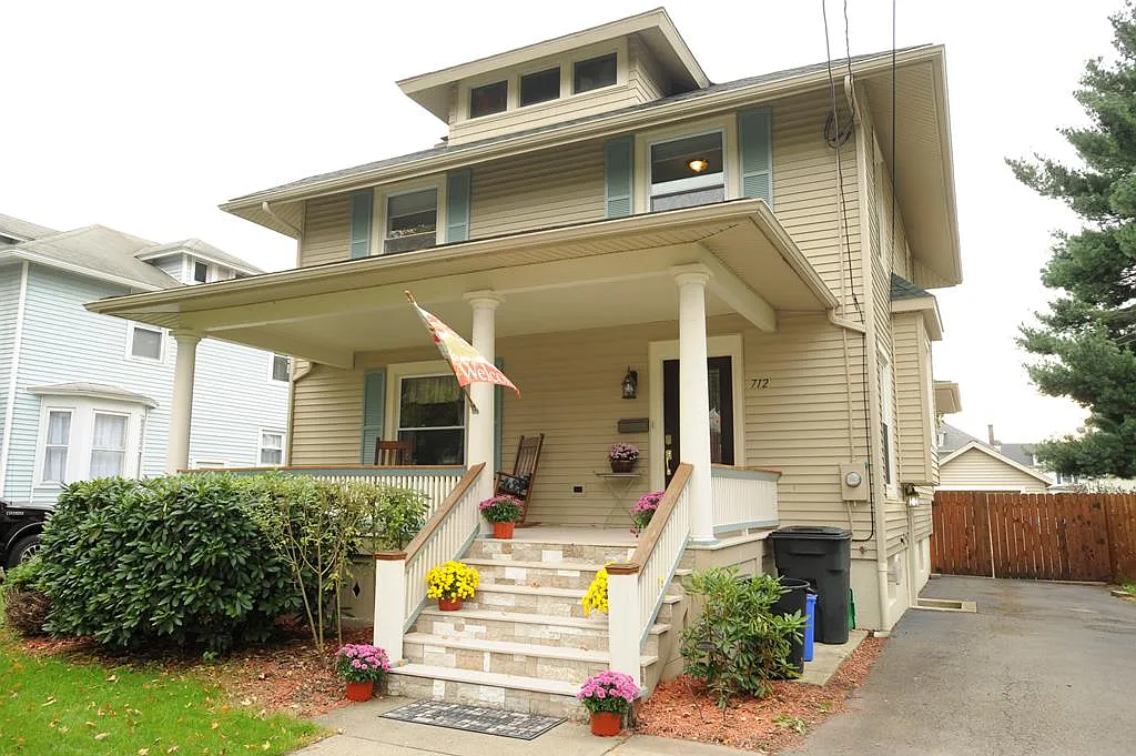 712 Riverside Ave photo 1