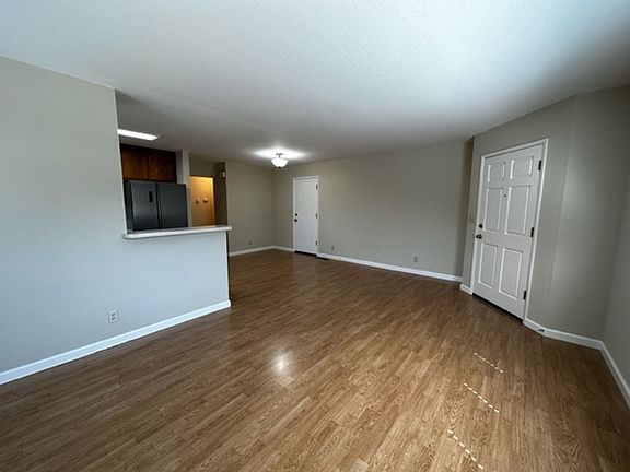 4th image of 435 Kelsey Ct