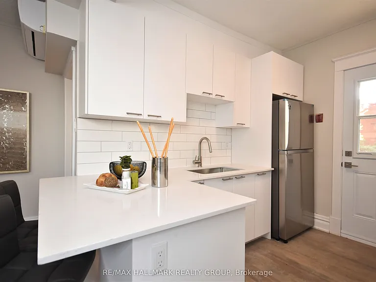 375 Mackay St #2 — Photo 14