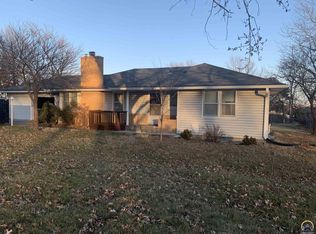 1030 SW Crest Dr, Topeka, KS 66604