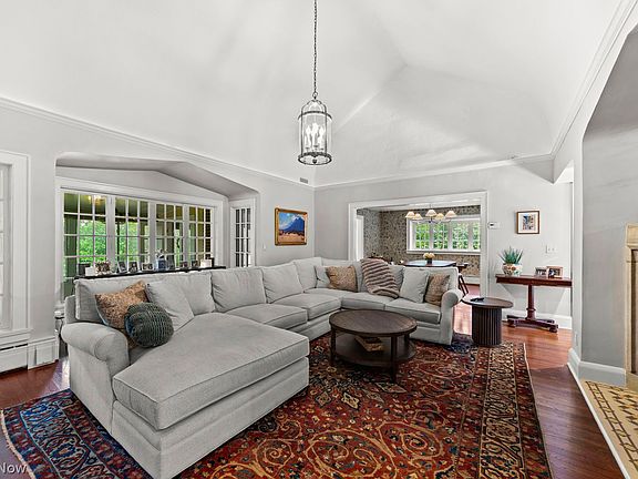 5th image of 2355 Riverside Dr