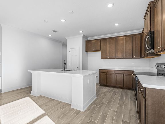 3rd image of 209 Lake Merial Blvd