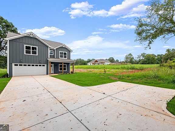 3rd image of 182 Hardman Rd