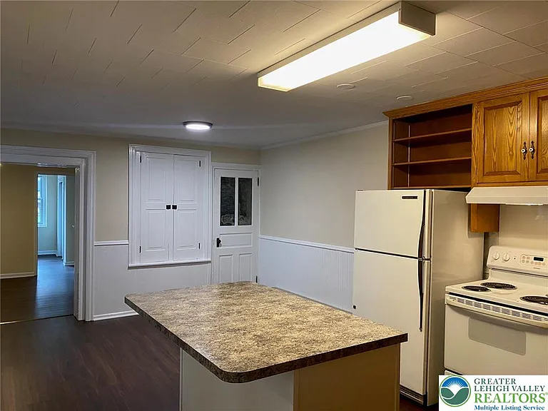 73 S Church St #B — Photo 4