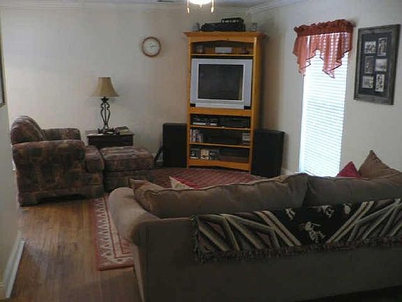 5th image of 1823 Denton Dr