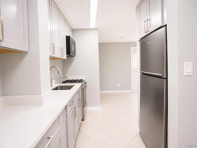 248 E Broadway #5 — Photo 13