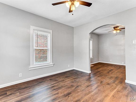 3rd image of 7048 Lansdowne Ave