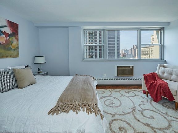 4th image of 75 Henry St APT 12H