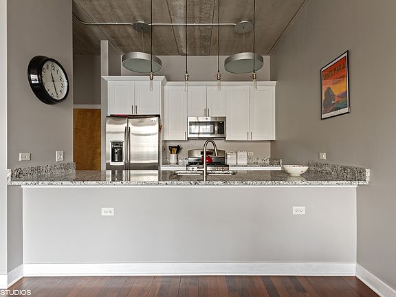 5th image of 3245 N Ashland Ave APT 2B