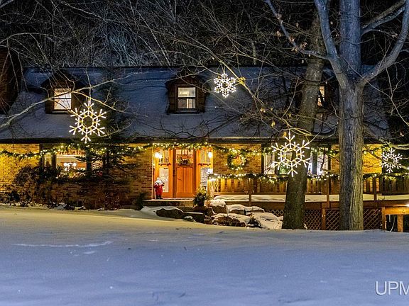 4th image of 606 Brule Rd