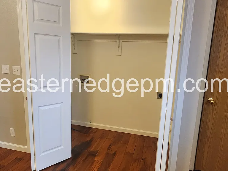 625 SW 19th St #6 — Photo 6