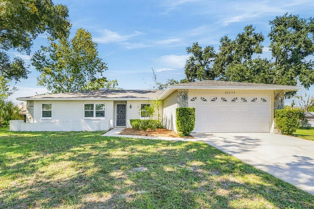 3 bed, 2.0 bath, 1470 sqft, $2,225 — Photo 1