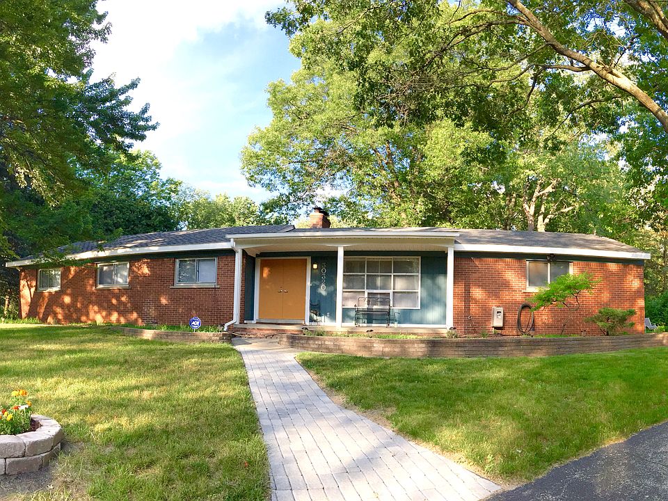 1st image of 30320 Rosemond Dr