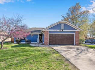 3446 W Camelot St, Springfield, MO 65807