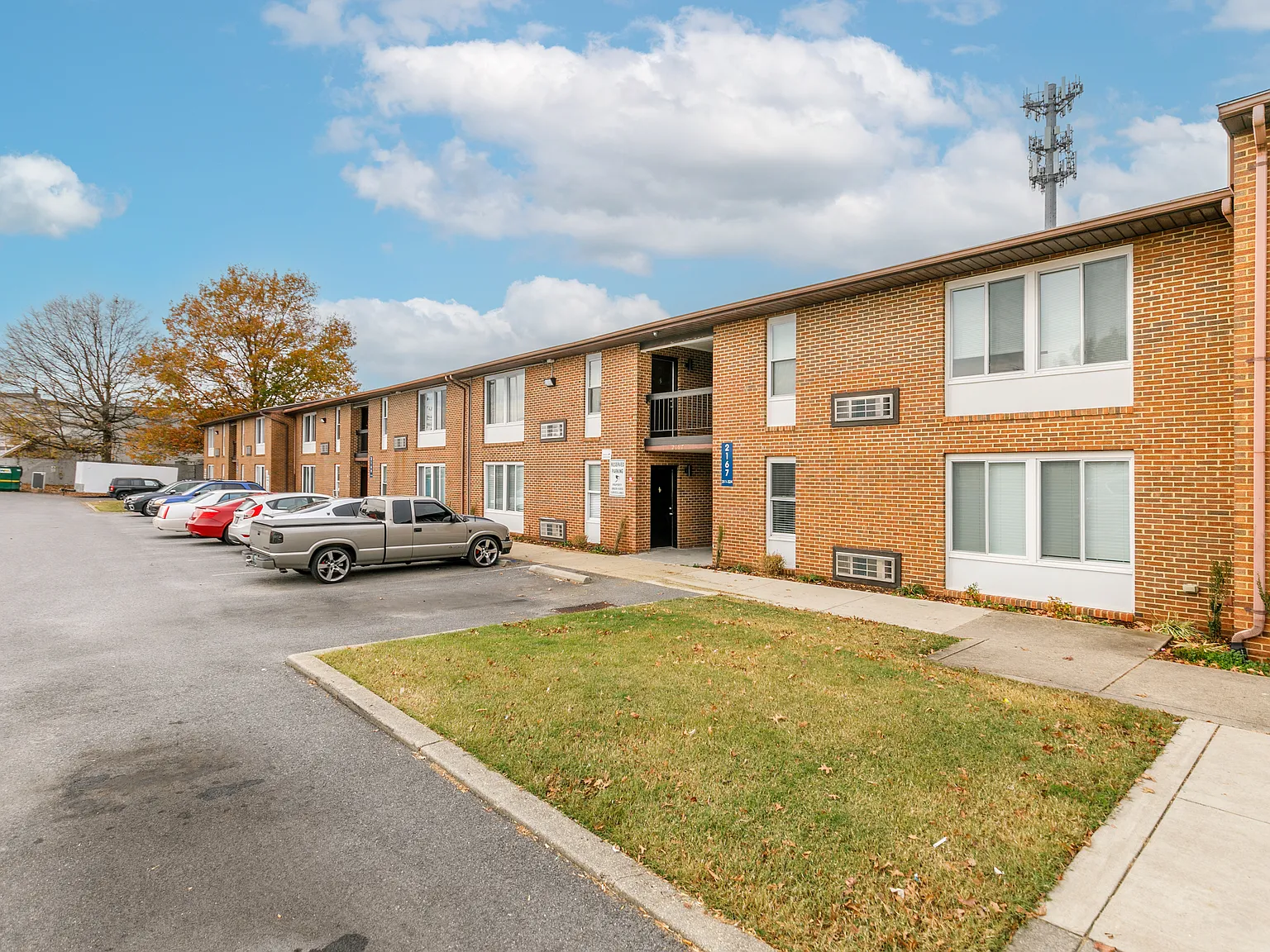 Crain Flats Apartments — Photo 1