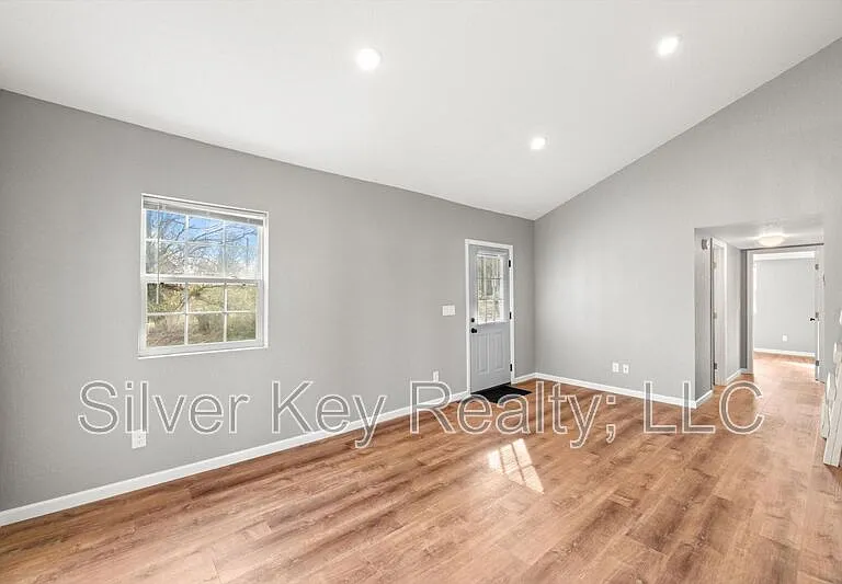518 Church St — Photo 4