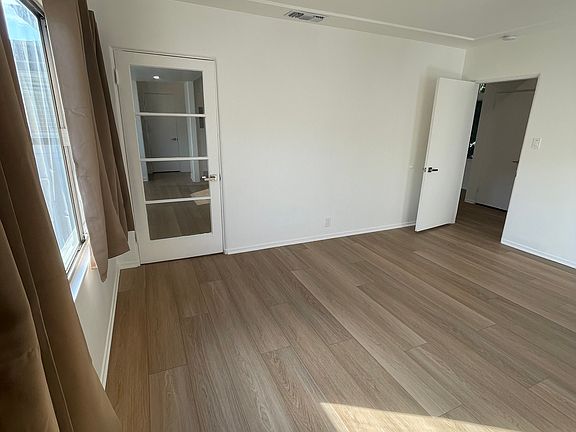5th image of 3043 Hollycrest Dr #3043