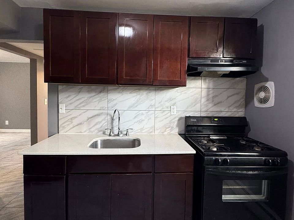 1st image of 112 Lincoln Ave #23