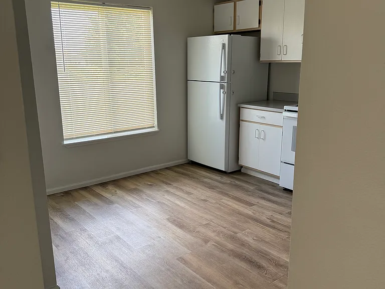 910 N 34th Ave #B — Photo 3