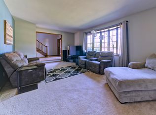 2240 S Parkside Dr, New Berlin, WI 53151