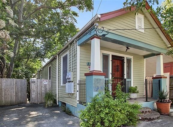 5th image of 1118 Spain St