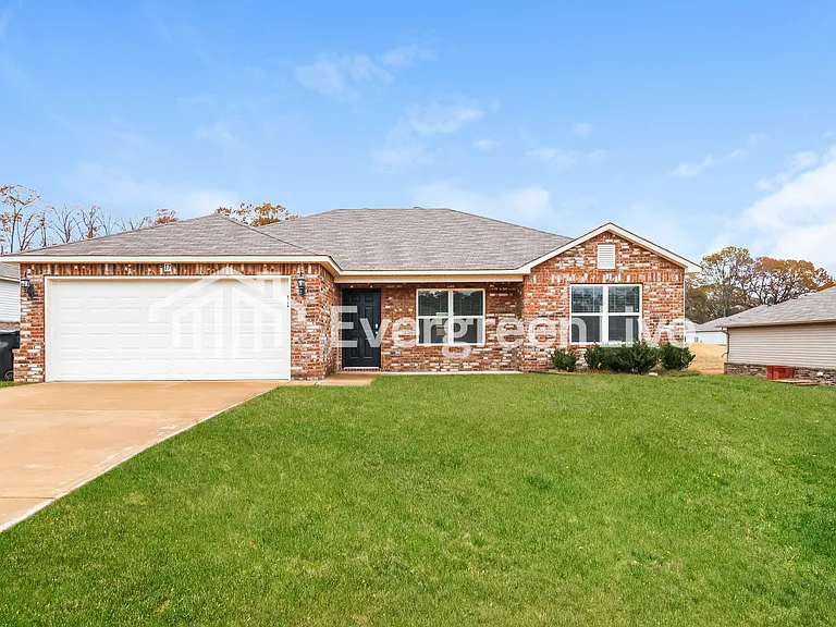 17 Dobbin Dr — Photo 1