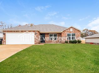 17 Dobbin Dr, Austin, AR 72007