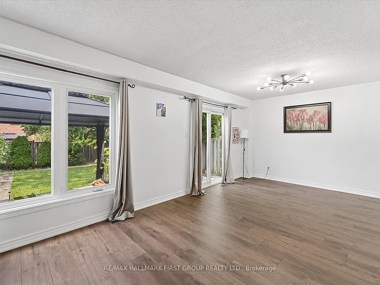 747 Stonepath Cir — Photo 15
