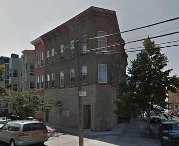 33 N Henry St, Brooklyn, NY, 11222