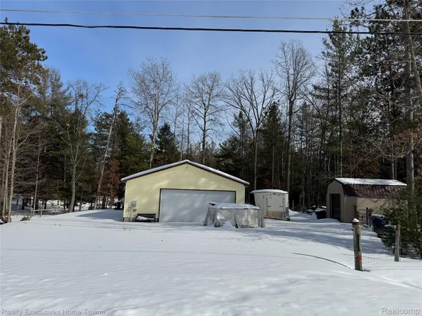 1281 Geesey Ave, Mio, MI 48647