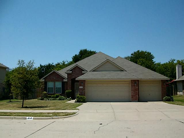 1st image of 313 Crosscreek Dr