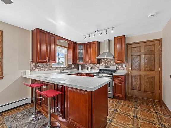 3rd image of 4508 S Avers Ave