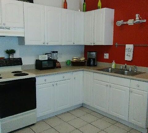 5th image of 1015 S Meyer Ave