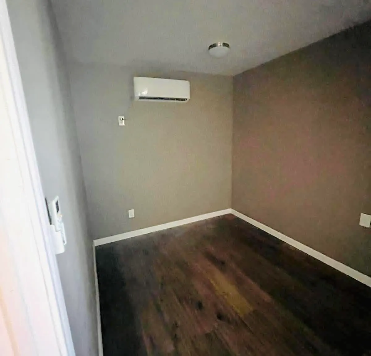102 South Holland Avenue - 10 - I — Photo 2