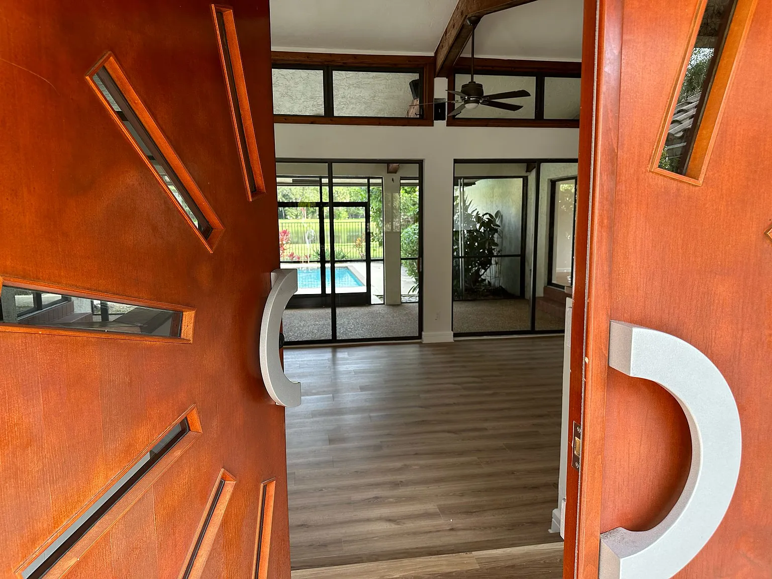 3 bed, 2.0 bath, 3434 sqft, $6,500 — Photo 4