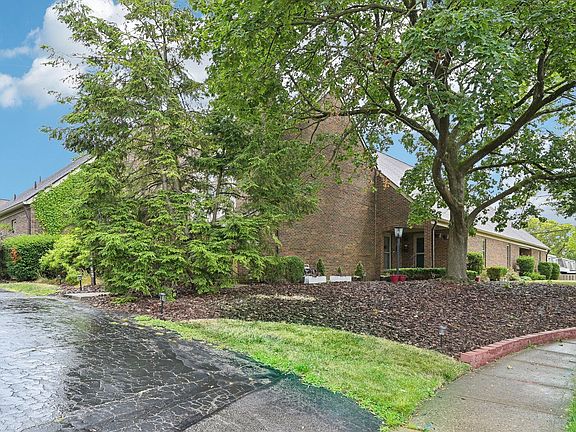 4th image of 1535 Sandringham Ct