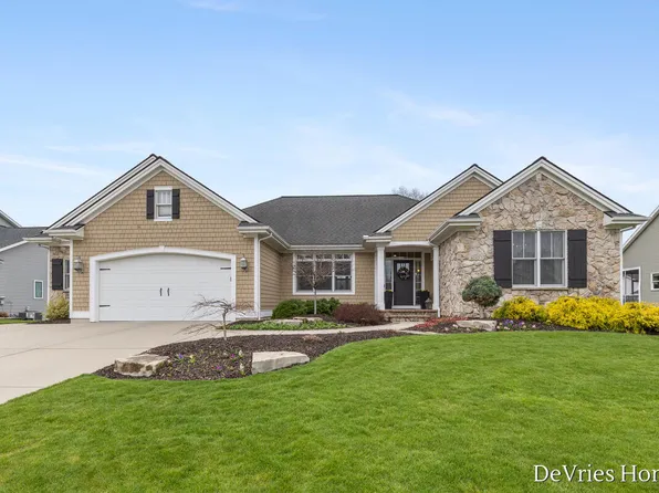 4045 Antigo Ct SW, Grandville, MI 49418