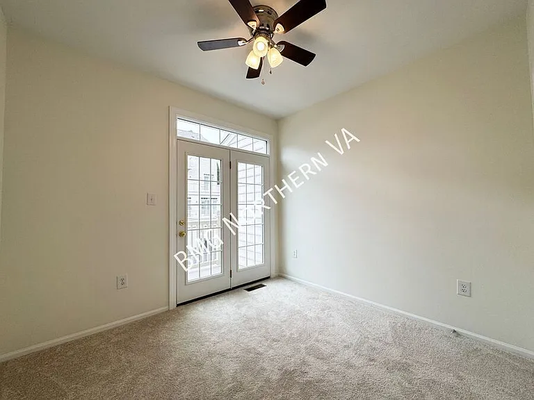 9508 Walker Way — Photo 14