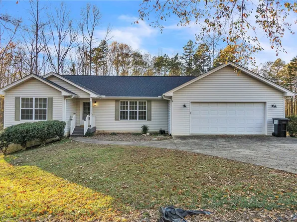 113 Lake Front Rd, Townville, SC 29689