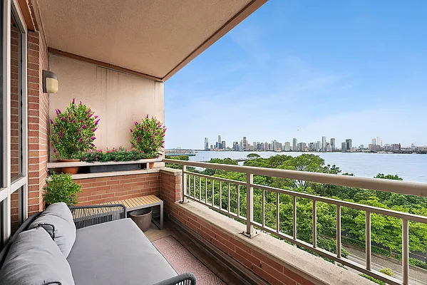 Rented by Corcoran | media 5