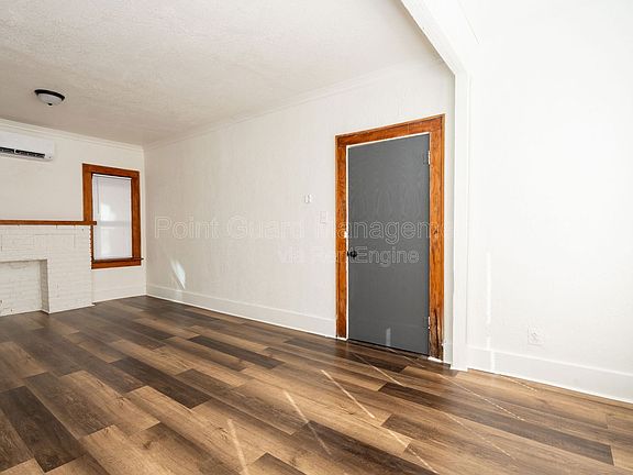 3rd image of 423 N Emporia Ave APT 2