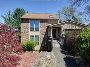 211 Willowcrest Dr, Charleston, WV 25311