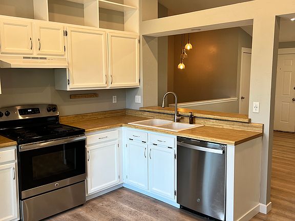 4th image of 2200 Tulip St