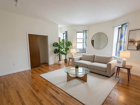 2nd image of 162 W 80th St APT 5G